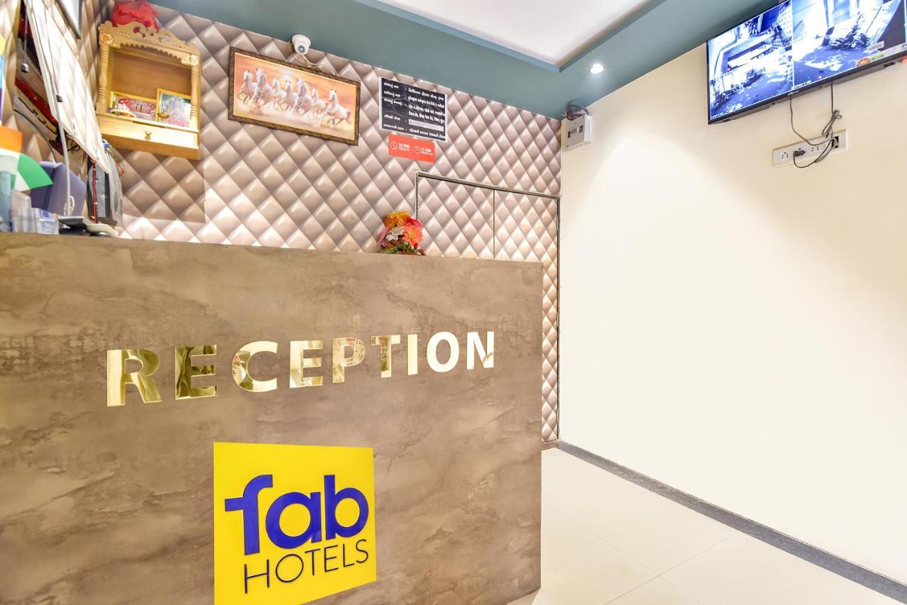 Fabhotel Nidhivan, Udhna Junction สุรัต ภายนอก รูปภาพ